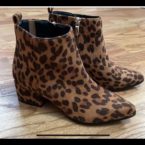 Leopard ankle booties woman’s size 6 worn twice 
Brand anew day